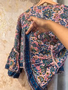 Beautiful Floral Tie Front Top, Bust-38/36