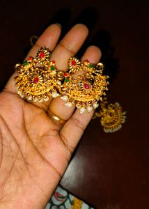 Short Necklace Set
