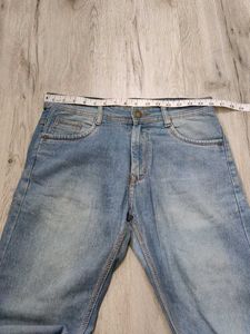 Ma2073 Status jeans waist 32 inches