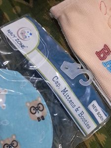 Baby Hat &amp; Bootie Set - Newborn