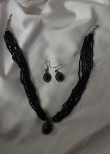 Elegant Black Beaded Necklace Set