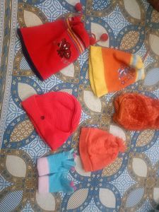 Combo Of 5 Winter Caps & Gloves Pair For 2-4 Years