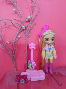 Barbie Extra Minis Travel Doll with Safari Fashion