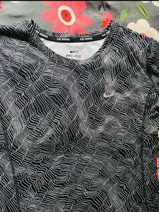 Nike Dri-FIT T-Shirt