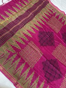 Banarasi Zari dupatta on cotton fabric.