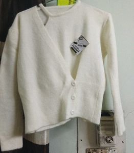 Elegant White Knit Cardigan