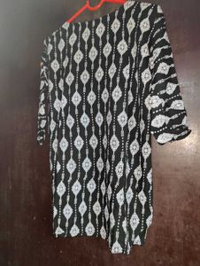 Elegant Black &amp; White Kurta