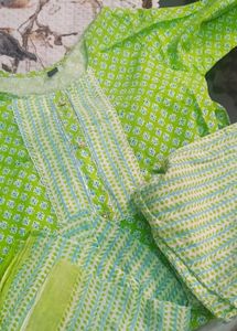 Green Pure Cotton Kurta Set With Dupatta