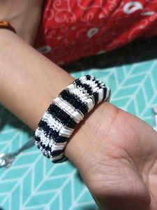 2 Bracelet And 1 Pack Of Hair Clips