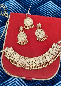 Elegant Gold-Toned Jewelry Set