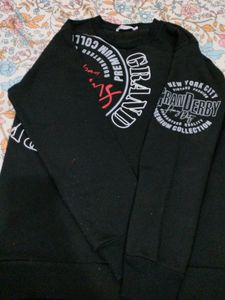 Sweatshirt