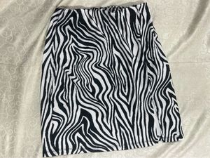 SSS ZEBRA  MINI SKIRT 💗(w Tag)