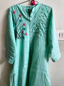 Straight Kurti With Handwork. L Size