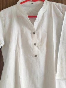 Elegant Silver Striped White Kurta