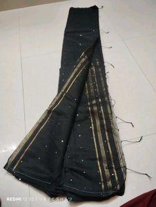 Elegant Black Saree With Blouse Pices