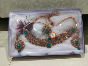 Green Necklace Set 💚