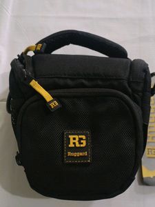 PHB-115B Hunter 15 Mirrorless Camera Holster Bag