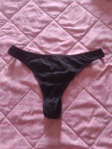 Black H&M Thongs