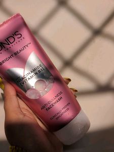 Ponds Bright Beauty Face Wash
