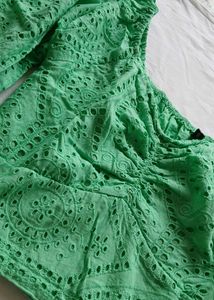 Green Eyelet Off-Shoulder Crop Top 💚