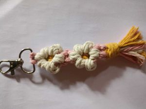 Daisy Macrame Keychain