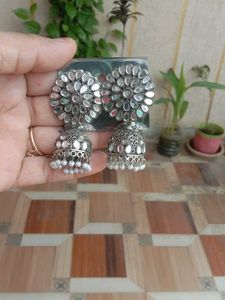 Newly And Stylish Earing