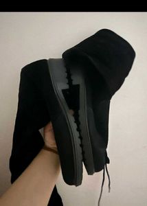 sleek knee-highs