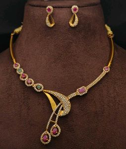 Neck Piece With Earrings