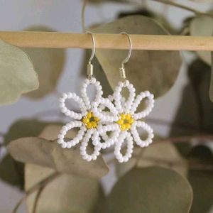 Daisy Flower Earrings 🌸