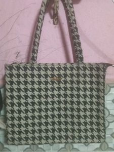 Houndstooth Tote Bag