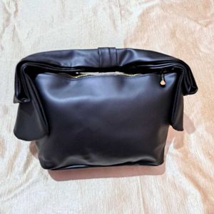 Myglamm Black Bow Handbag 👜