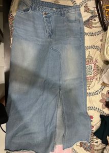 Denim skirt (Newme)