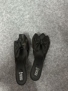 Bow Heels