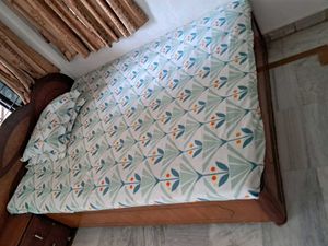 Bedsheet With Two Pillow Covers