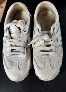 White Sneakers Small
