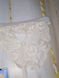 (1300)Vintage Stocking Garters and Hosiery