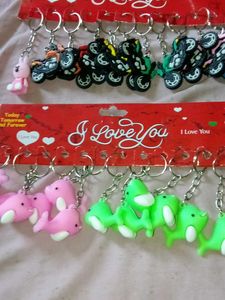 Excellent 144 Pieces Keychains At Best Price..