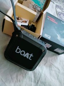 Boat stone 200 portable Bluetooth speaker