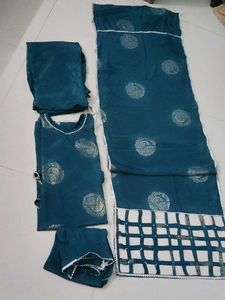New 4 Peace Set With Hijab