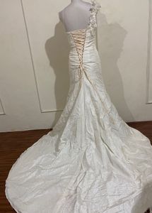 Elegant Wedding Gown