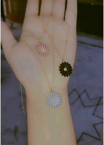 flower necklace In pink, black and white colour