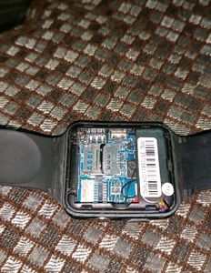 Smart Watch With Speaker And Mic And SIM Card Slot And Memoir Card Slot