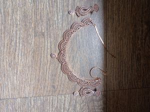 Beatiful Ad Necklace Set