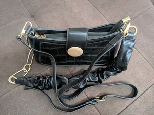 Chic Black Handbag
