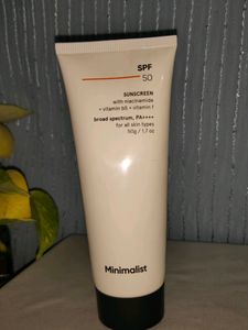 Minimalist Sunscreen SPF 50 PA++++ (50% Left)