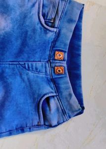 this is a  elastic waist band jeans 👖