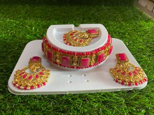 Gold And Rani Pink Necklace Set