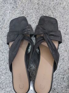 Black Knot Detail Slides - Size 37