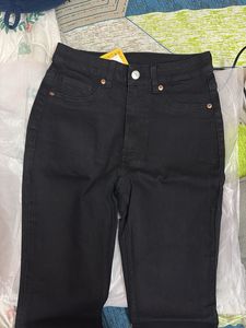 H&amp;M Black Skinny Jeans *FREE SHIPPING*