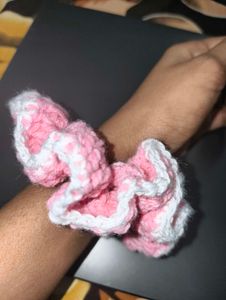 Pink &amp; White Crochet Scrunchie